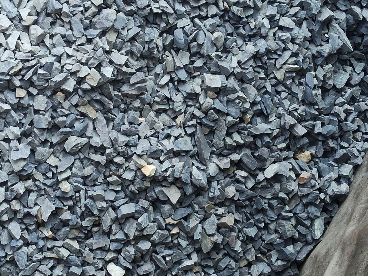 z3272774970835_b299e775b422ea6da40384113ea0de83 đá 0x4