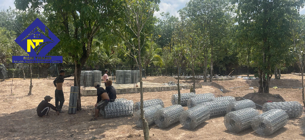 lưới thép làm chuồng gà, chó